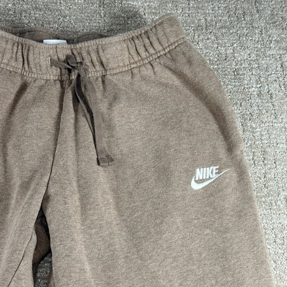 Nike Joggers Womens Small Brown Sportswear Essential‎ Fleece DQ5191-214 Tapered